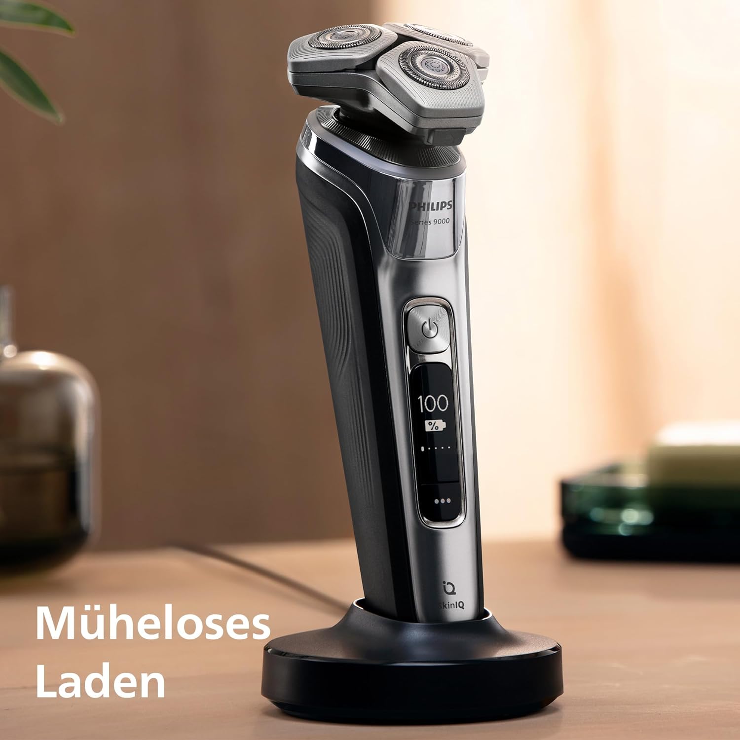 Philips Shaver S9000 – elektrischer Nass- und Trockenrasierer für Herren in Chrom-Silber (Modell S9975/35)