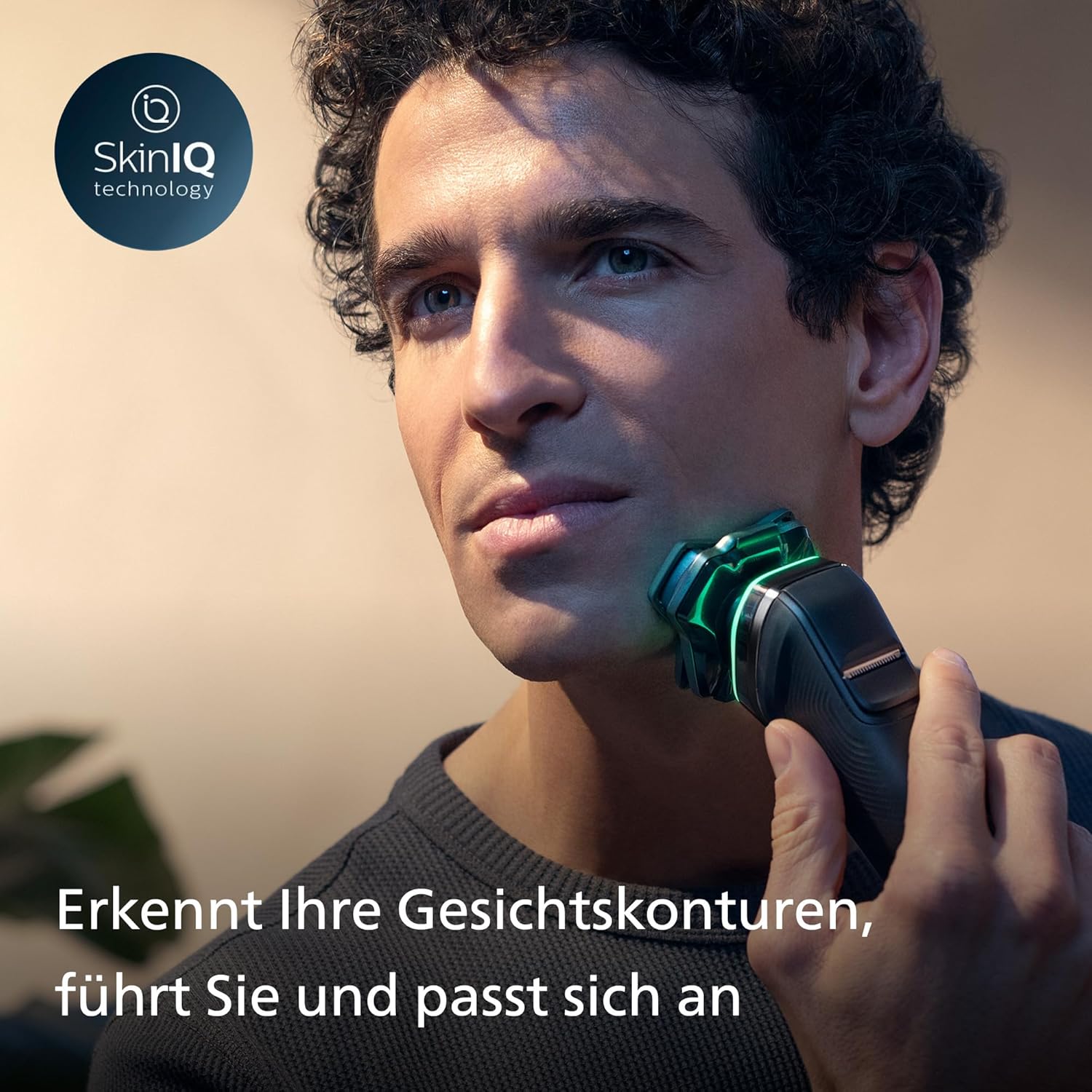 Philips Shaver S9000 – elektrischer Nass- und Trockenrasierer für Herren in Chrom-Silber (Modell S9975/35)